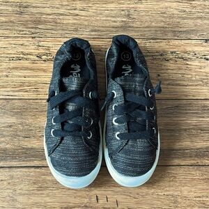 Toddler slip on shoes / sneakers